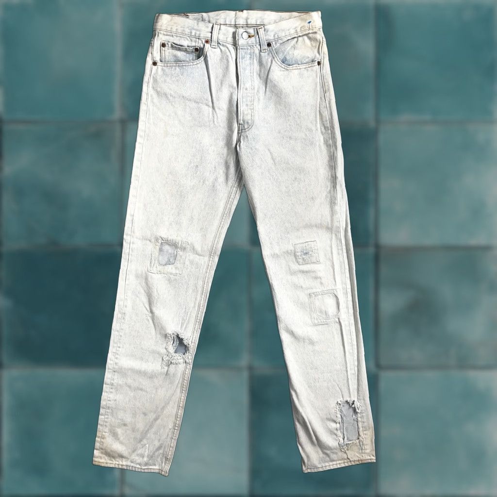 Levi's VINTAGE Levi's 501 Jeans 32x34 Light Blue 90s Straight Leg Denim Jeans Men Size 32 Regular Blue 501 Series Mens Size US 32 / EU 48 - 1 Thumbnail