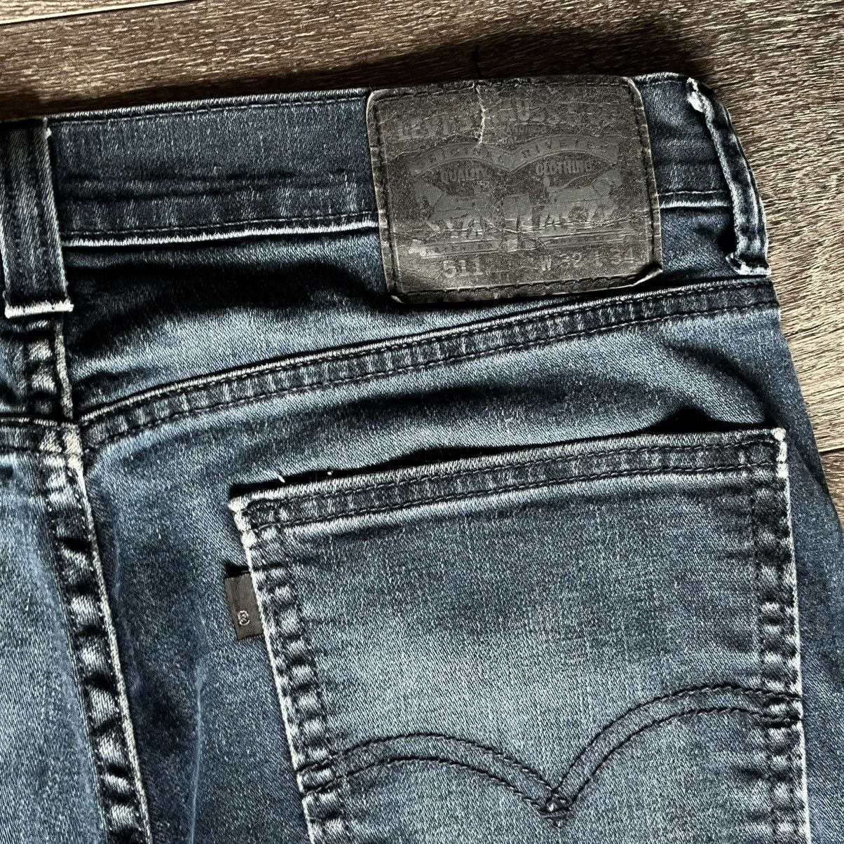 Levi's Vintage 2000s Levis 511 Slim Fit Navy Wash Denim Jeans 32x33 Size US 32 / EU 48 - 4 Thumbnail