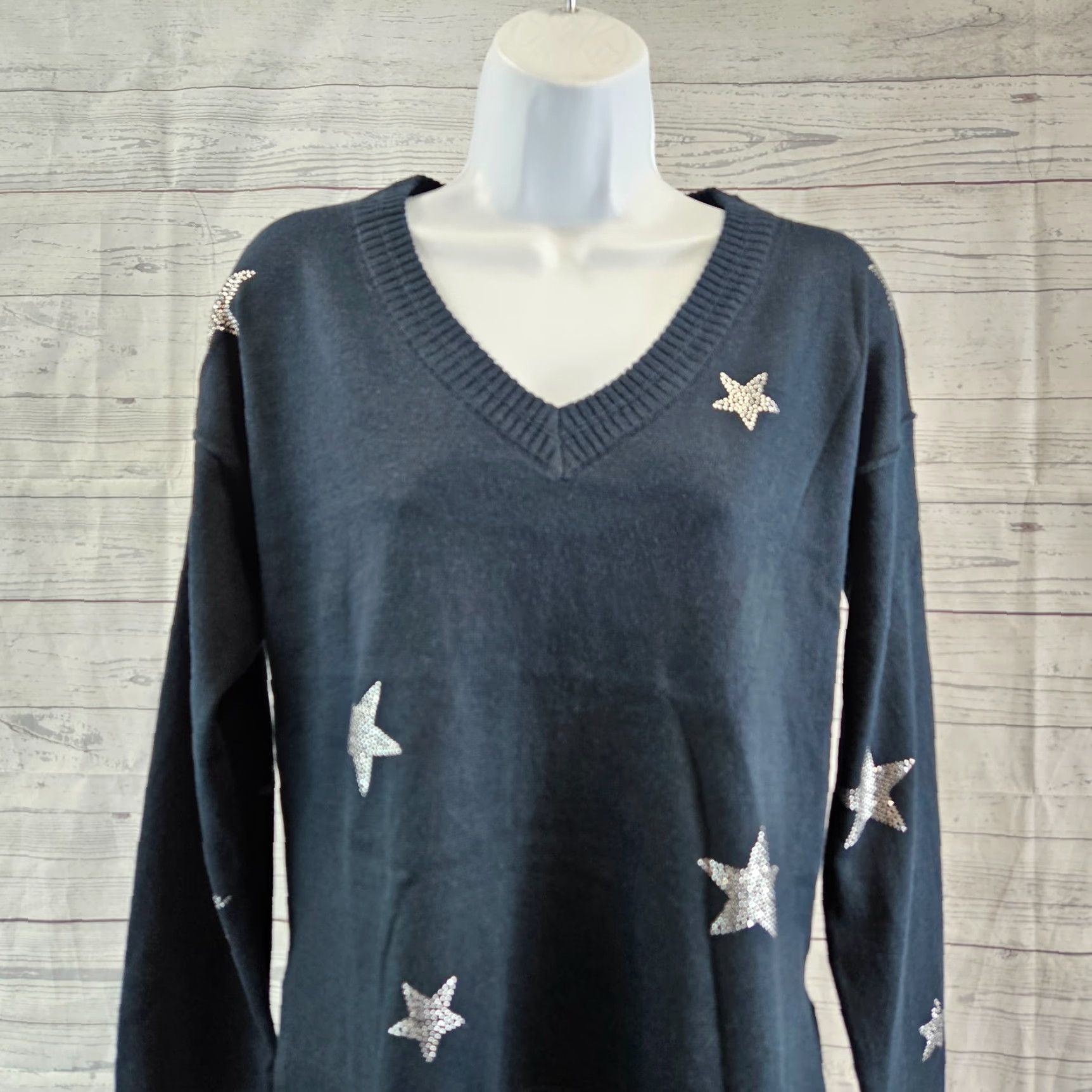 Vintage Knox Rose Womens Pullover Sweater Sz Small Blue Embellished Stars V-Neck Pullover Womens Small Blue Stars V-Neck Size S / US 4 / IT 40 - 2 Thumbnail