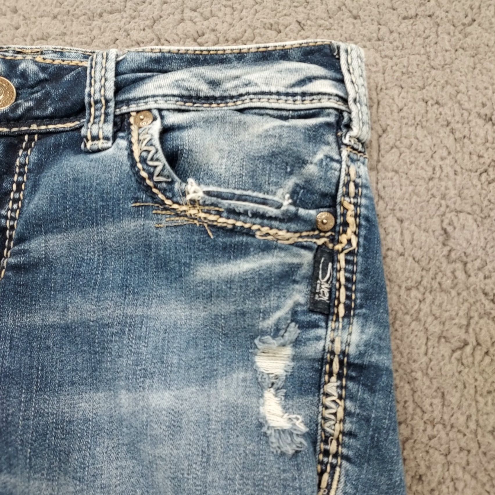 Silver Jeans Co. Silver Jeans Elyse Capri Jeans Women's 29 Regular Medium Wash Blue Denim Distressed Capris Size 29" - 4 Thumbnail