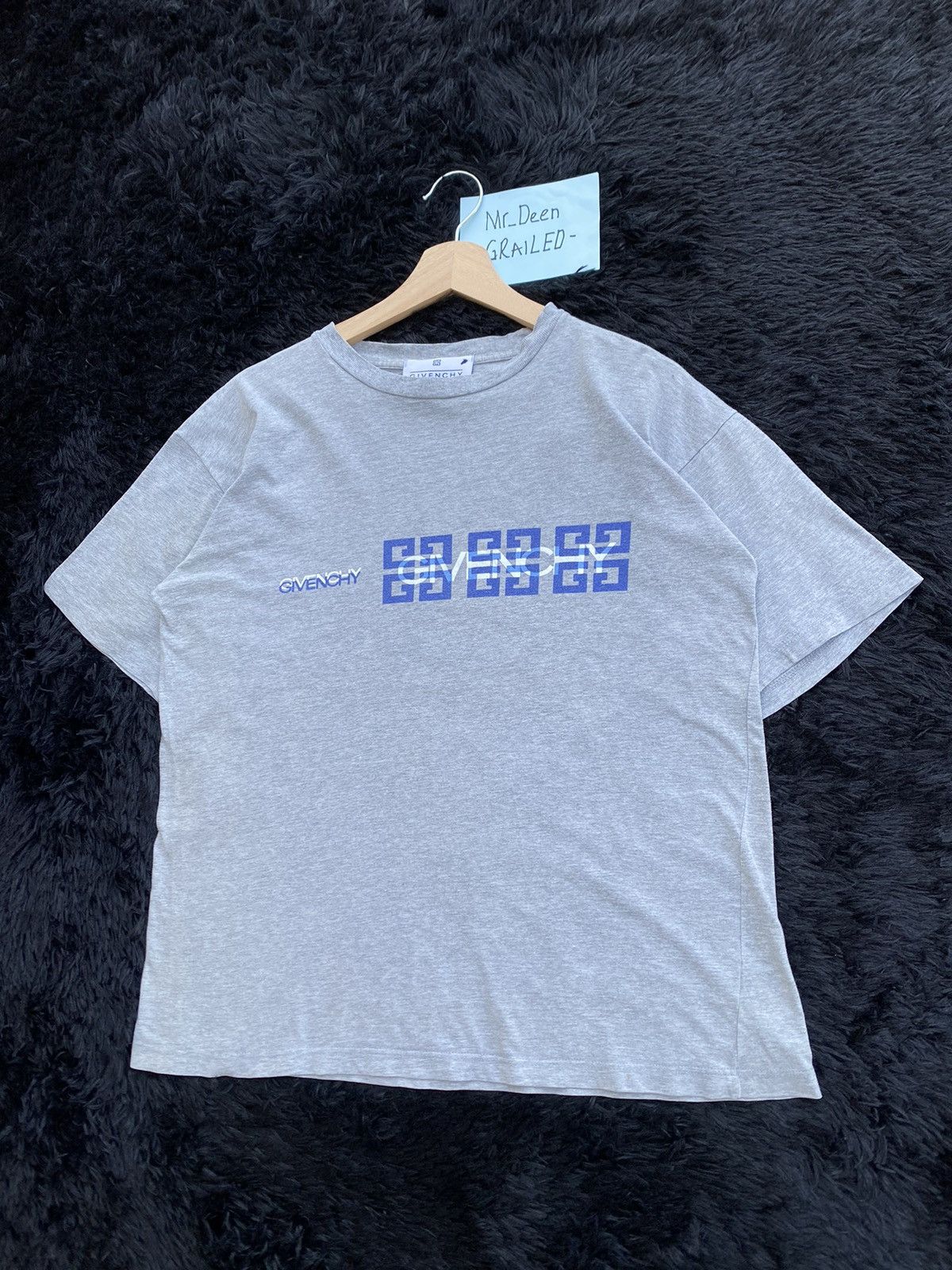 Givenchy Rare Vintage Givenchy Spellout Tshirt Size US L / EU 52-54 / 3 - 4 Thumbnail