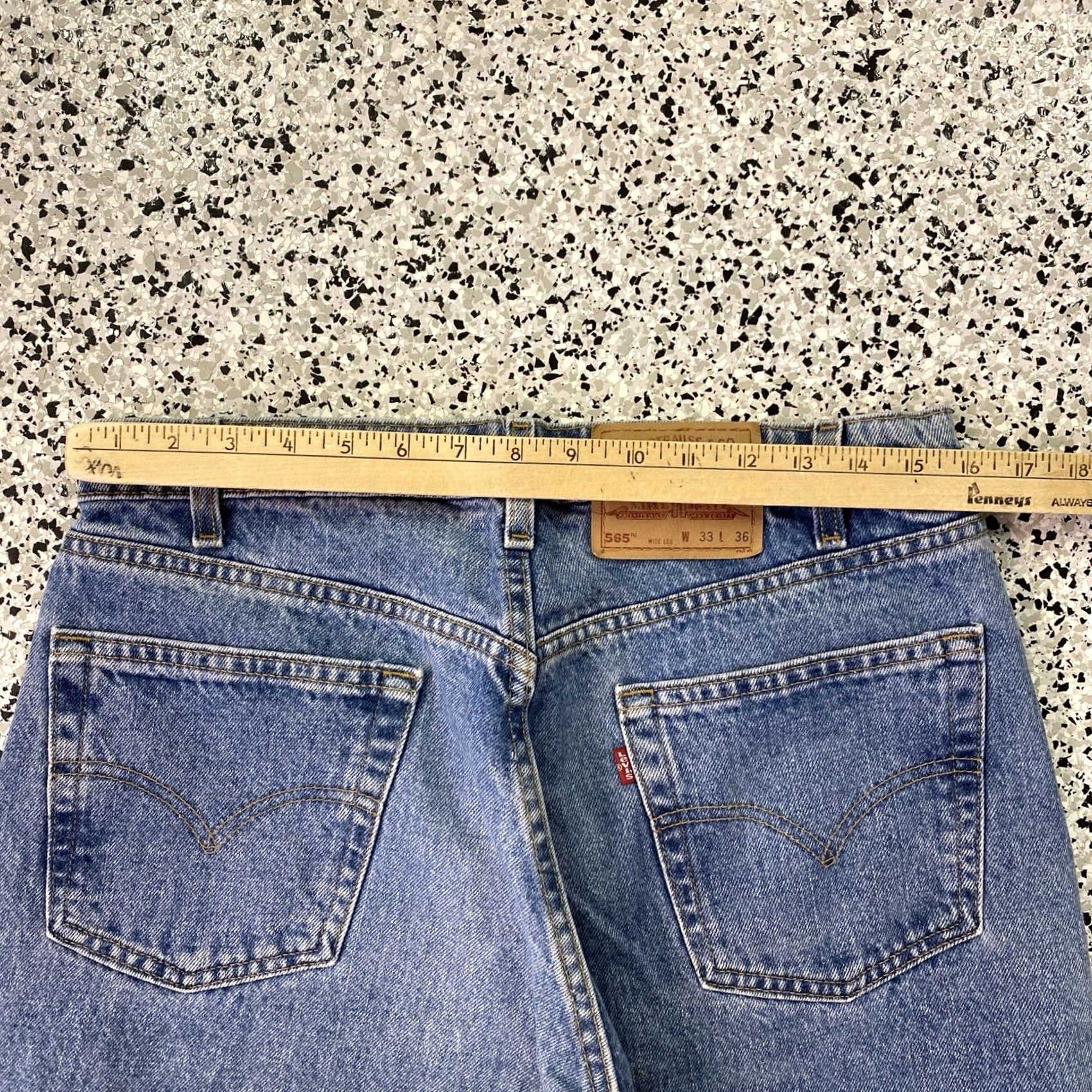 Levi's VINTAGE Levi's 505 Jeans Mens 32x33 CUT SHORT Blue Straight Denim USA MADE Jeans Mens 32 Regular 5-Pocket Design Medium Wash Bagged? Size US 32 / EU 48 - 5 Thumbnail