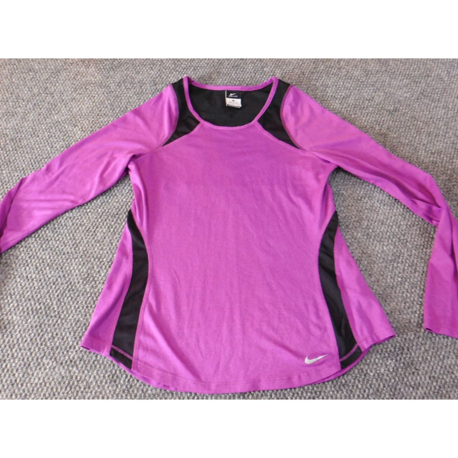 Nike Nike Womens Shirt S Purple Dri-Fit Stretch Pullover Logo T-Shirt Active Running Yoga Short Sleeve? Size S / US 4 / IT 40 - 5 Thumbnail