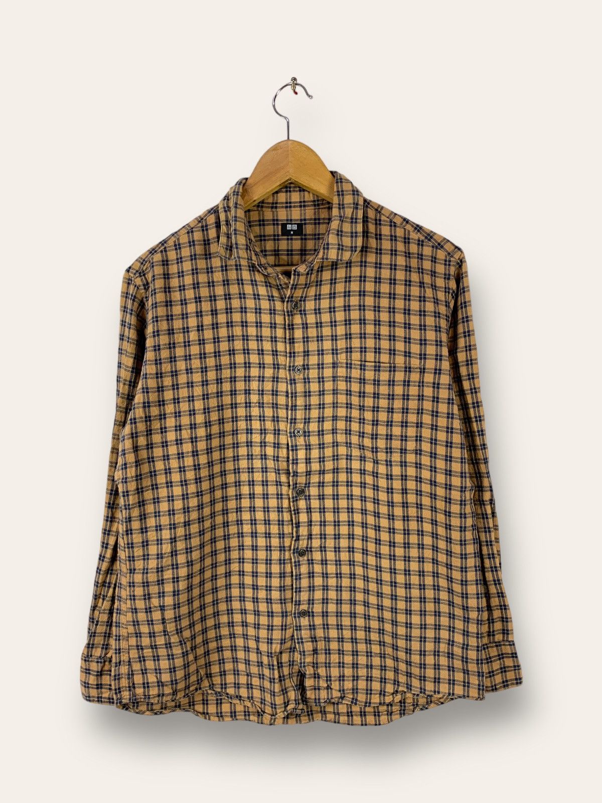 image of Steals! Uniqlo Brown Checkered Casual Button Ups Shirts, Men's (Size Medium)