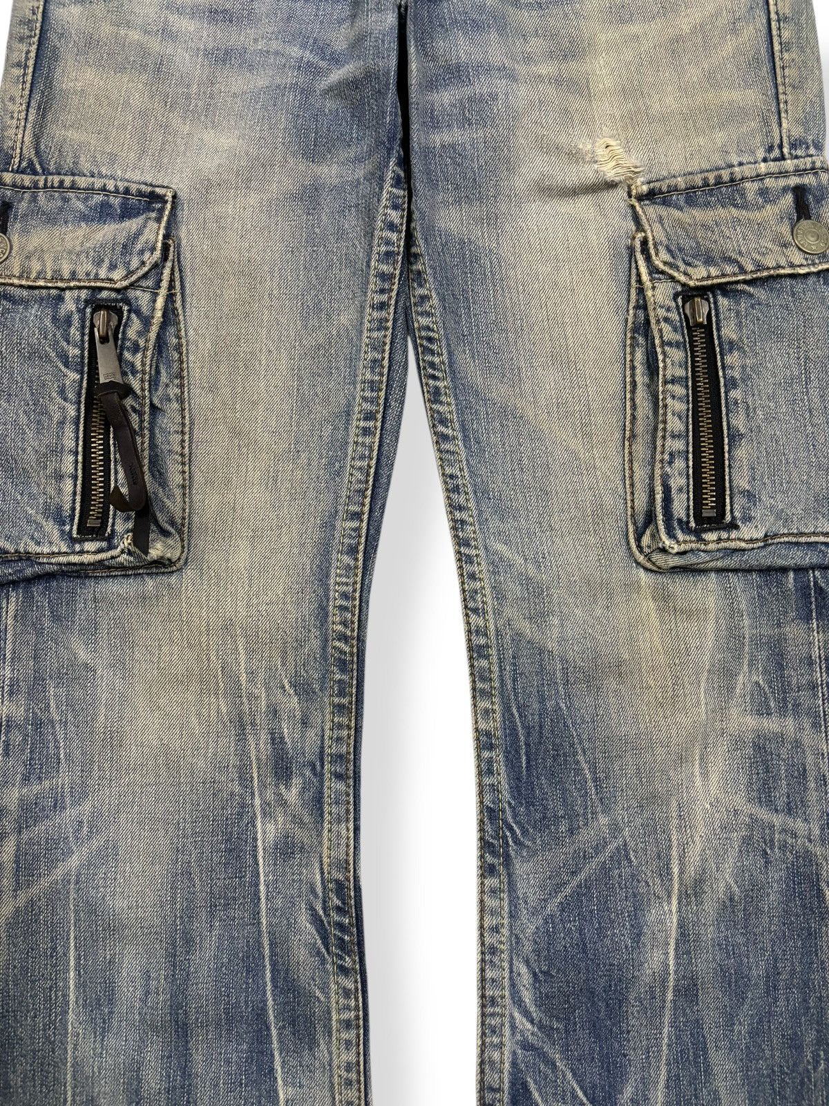 Levi's Vintage Levis 507 Cracked Wash Flare Distressed Cargo Jeans Size US 29 - 5 Thumbnail