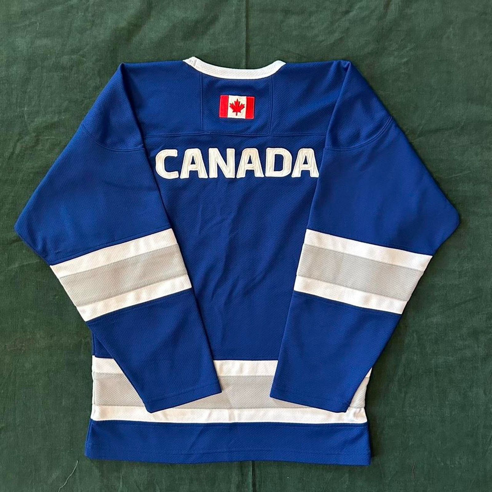 NHL Olympics 2010 canada hockey jersey Size US S / EU 44-46 / 1 - 4 Thumbnail