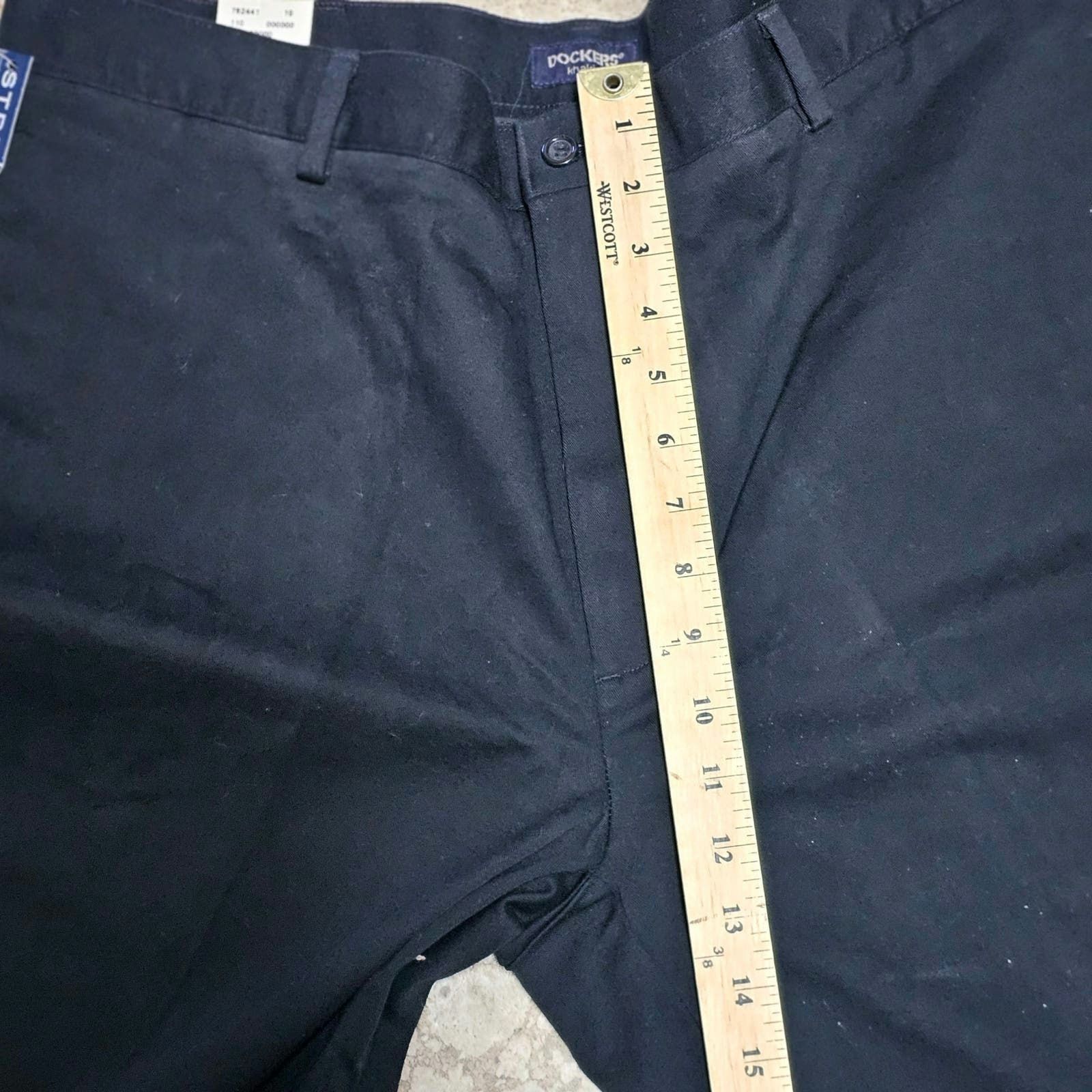 Dockers NWT Dockers Khakis Stretch Twill Flat Front No Wrinkle 40/30 Size US 40 / EU 56 - 8 Thumbnail