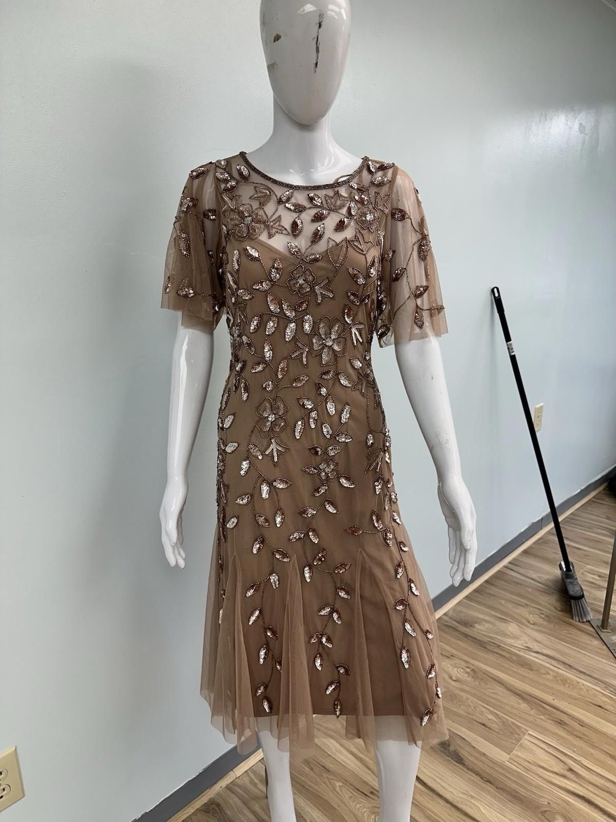 Other Adrianna Papel Embellished Sleeve Beaded Evening Gown Size 6 Size M / US 6-8 / IT 42-44 - 2 Thumbnail