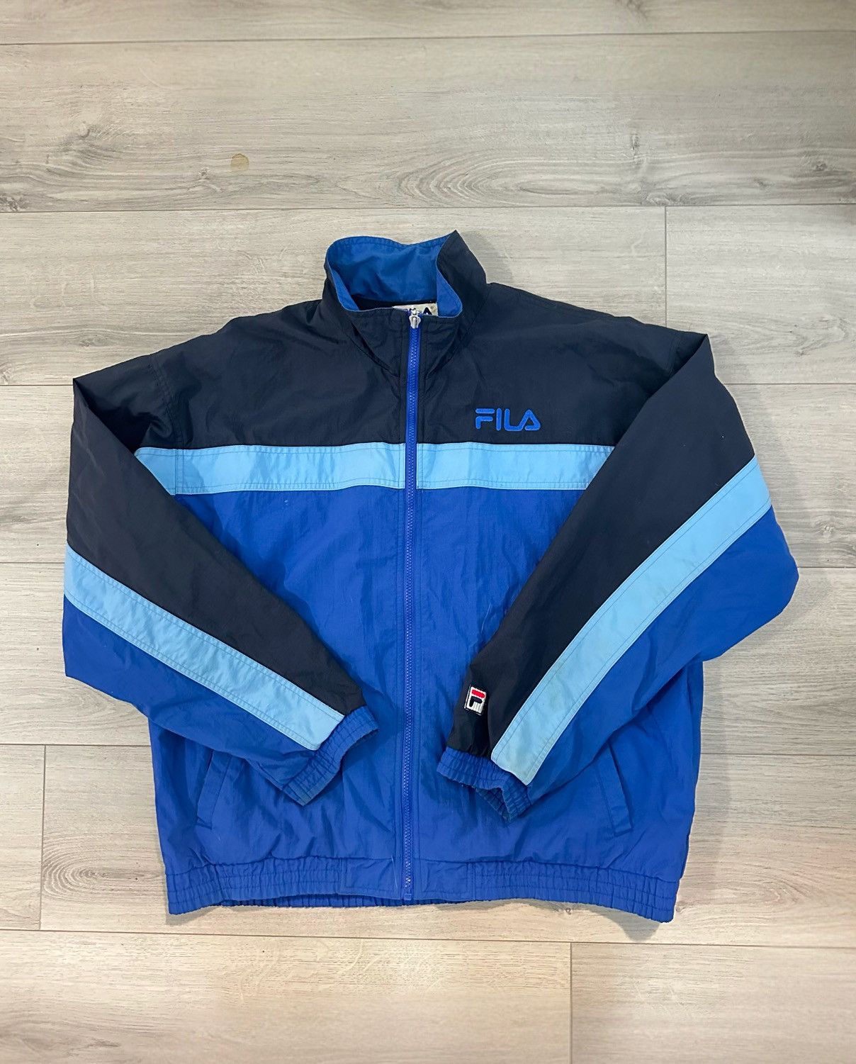Fila Vintage 90s Fila Blue Lightweight Windbreaker Full Zip Size US L / EU 52-54 / 3 - 1 Thumbnail