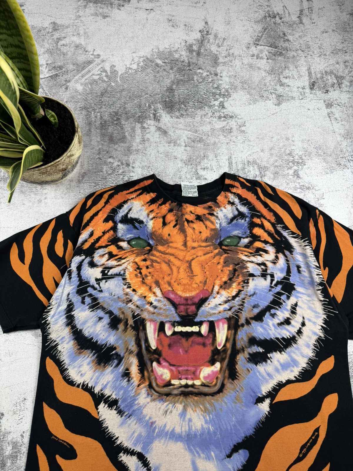 Liquid Blue Vintage Liquid Blue 1995 Tiger Over Print John Connel 90s Humor USA T Shirt Tee Size US XL / EU 56 / 4 - 6 Thumbnail