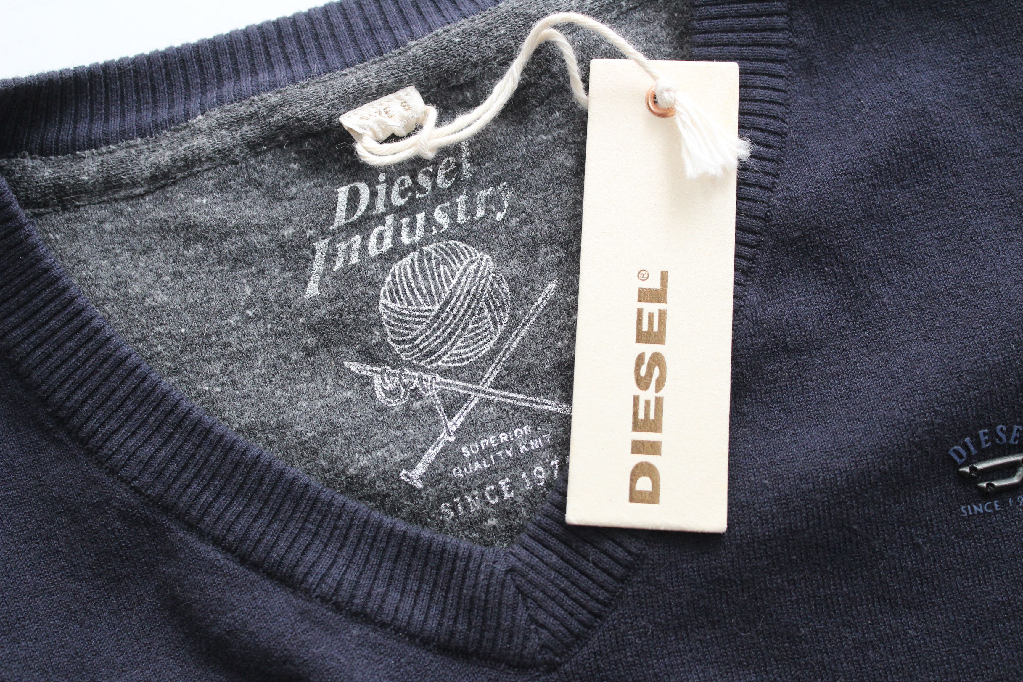 Diesel Diesel Sweater Mens Size S Vintage Rare Hype Size US S / EU 44-46 / 1 - 9 Thumbnail