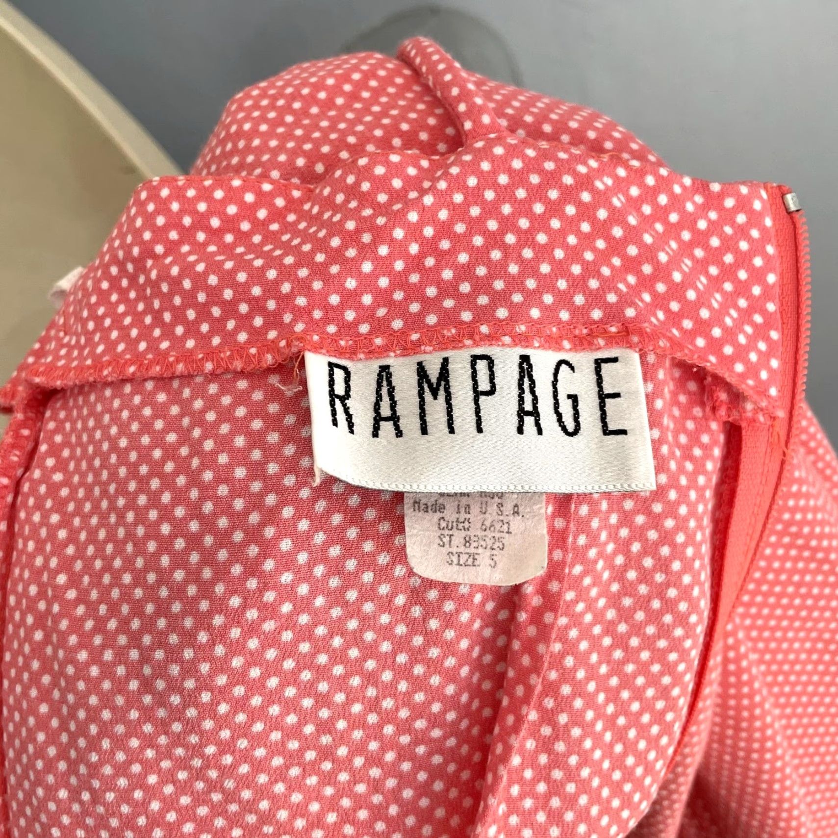 Vintage VINTAGE Rampage Pink Polka Dot Jumpsuit Romper XS/S Cropped 90s Wide Leg Sleeveless Zip Womens One-Piece Casual Spring Summer Size 26" / US 2 / IT 38 - 4 Thumbnail