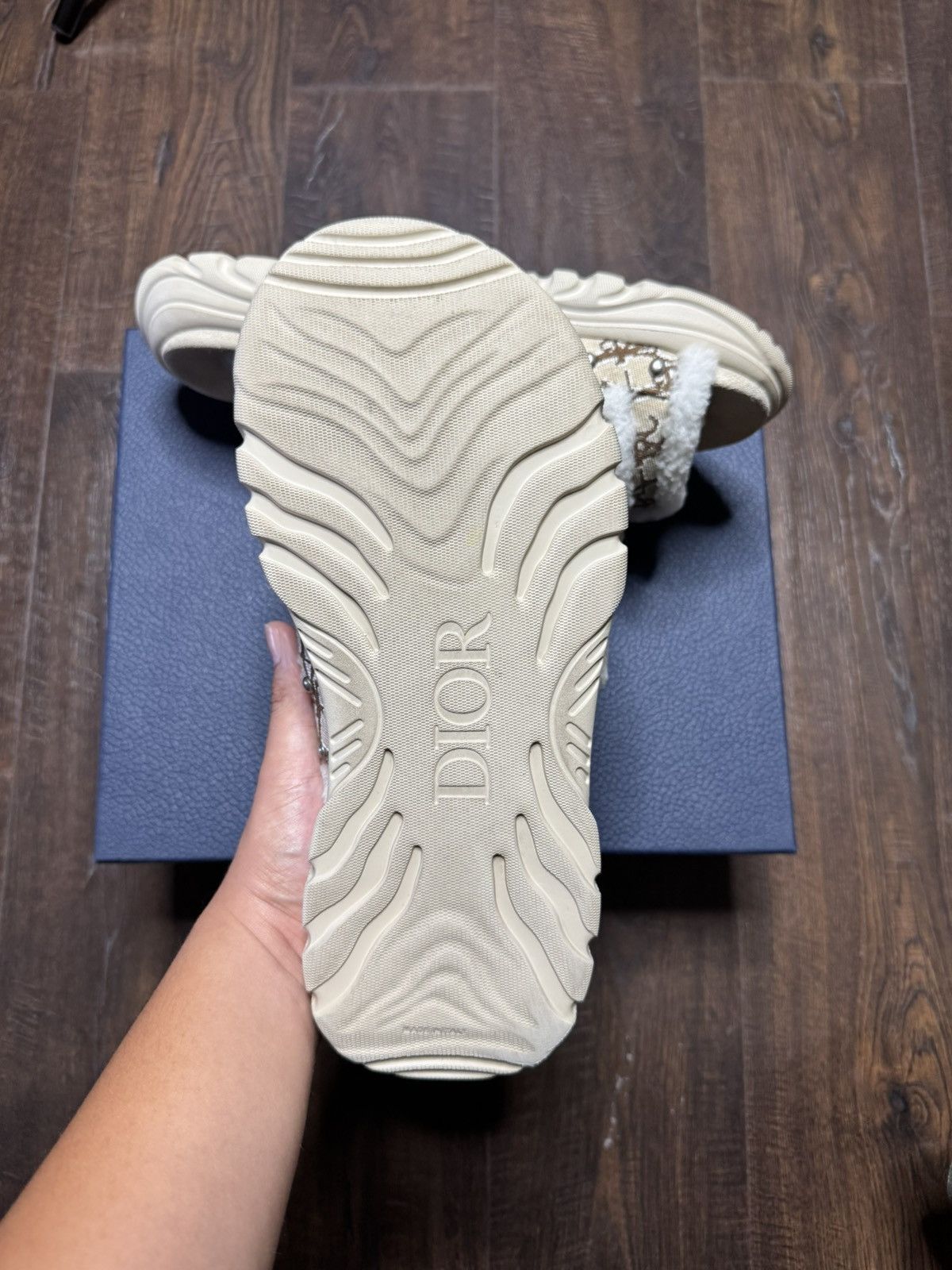 Dior × Travis Scott Dior x Cactus Jack H-Town Sandal Cream Dior Oblique size 42 Size US 9 / EU 42 - 7 Thumbnail