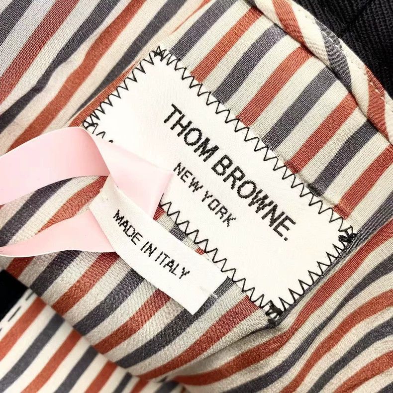 Thom Browne Thom Browne Gold skirt with stripes and pleats Size 27" / US 4 / IT 40 - 4 Thumbnail