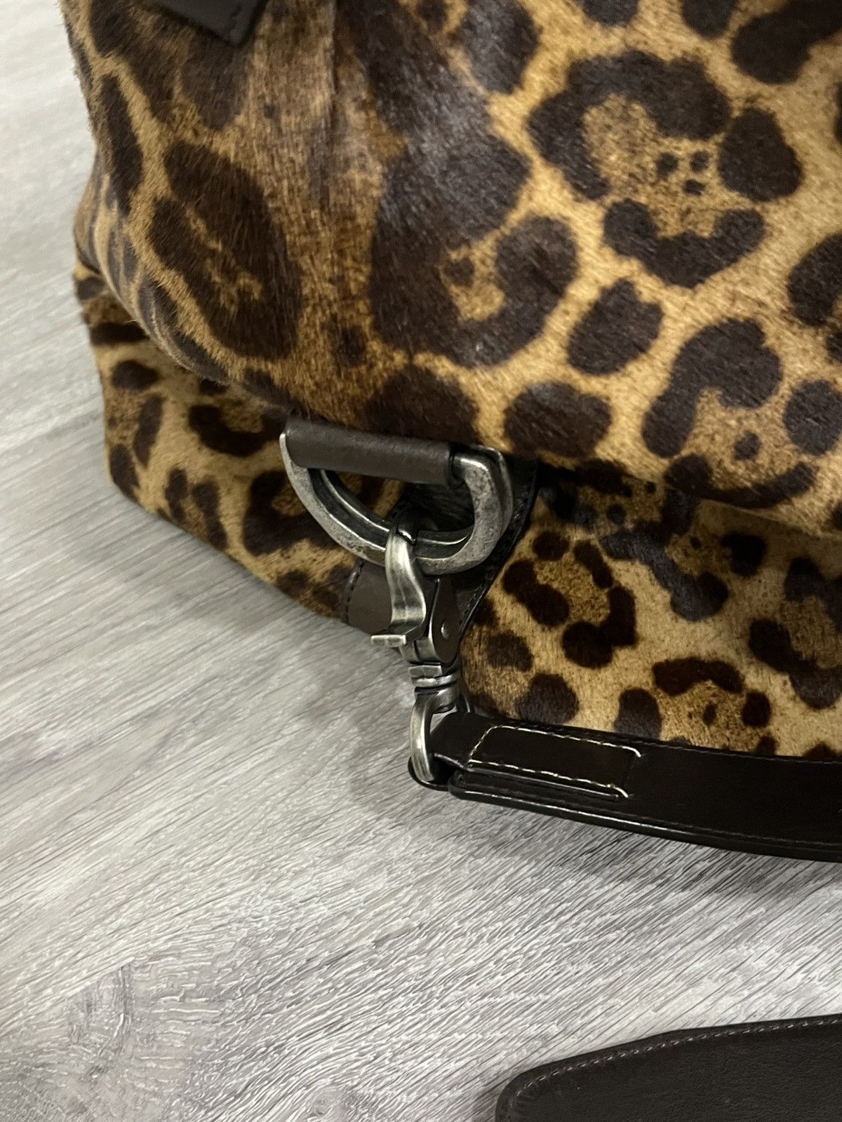 John Varvatos Leopard duffle Size ONE SIZE - 9 Thumbnail