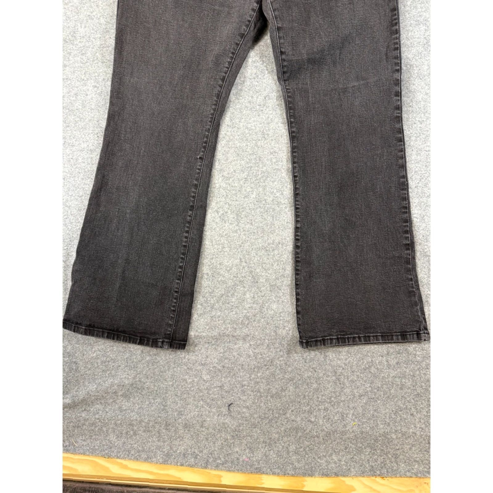 Levi's Levi’s 512 Jeans Womens 34X32 Black Denim Bootcut Slimming 5-Pocket Regular Size 24" / US 00 / IT 34 - 4 Thumbnail