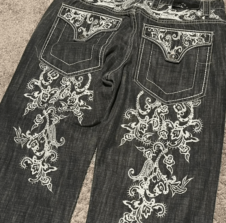 Japanese Brand Embroidery Baggy Jeans Size US 32 / EU 48 - 2 Thumbnail