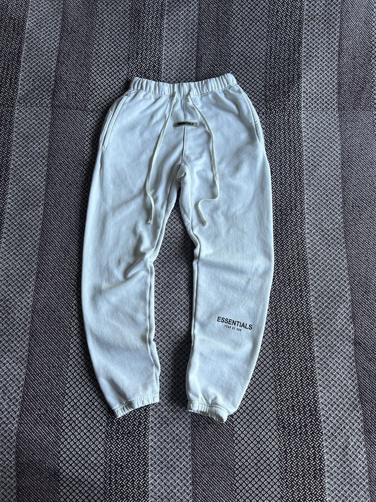 Essentials × Fear of God Fear Of God Essentials White Sweatpants Women Size 26" / US 2 / IT 38 - 1 Thumbnail