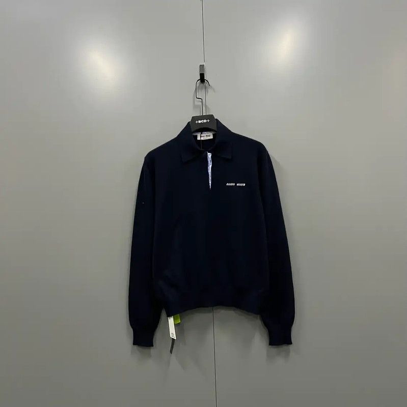 Miu Miu Miu Miu Classic Navy Wool Pullover for Men 0089 Size US M / EU 48-50 / 2 - 1 Thumbnail