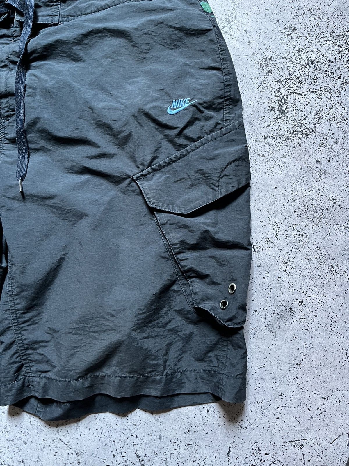 Nike × Vintage Vintage Nike Nylon Cargo Shorts Big Logo Y2K USA Drill Size US 33 - 3 Thumbnail