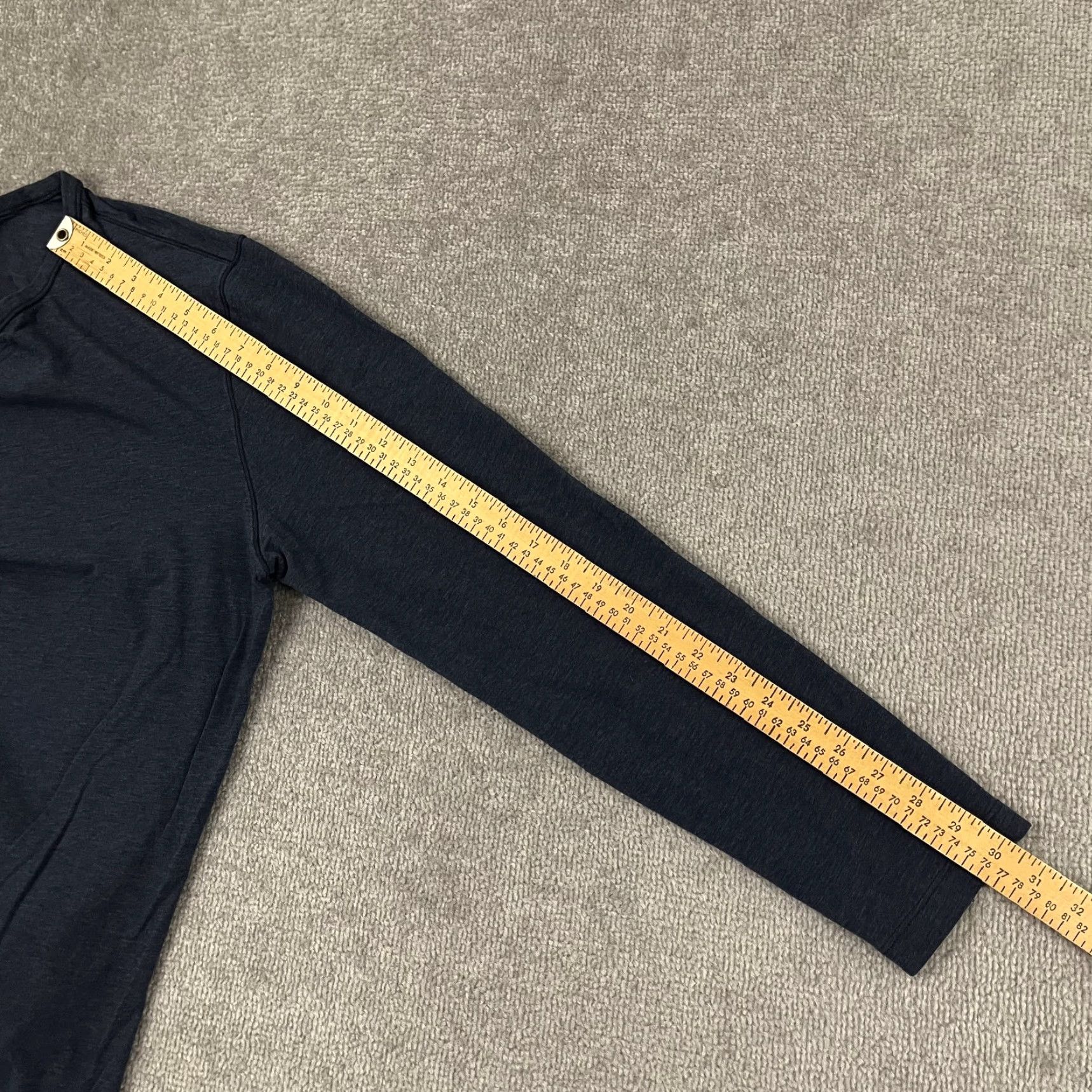 Lululemon Lululemon Shirt Mens L/XL Blue Everyday Essential Crew Neck Casual Athleisure Shirt Mens L Regular Blue Crew Neck Athleisure Size US L / EU 52-54 / 3 - 6 Thumbnail