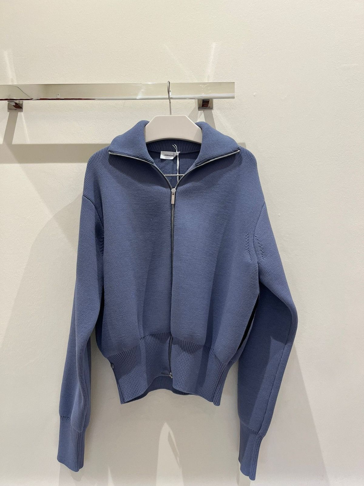 Salvatore Ferragamo o1s1rm1224 Sweater in Blue Size US M / EU 48-50 / 2 - 1 Preview