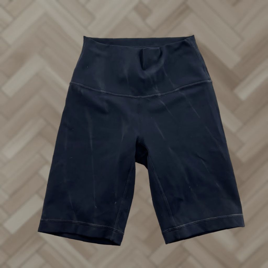 Lululemon Lululemon Wunder Train High-Rise Short 8" Women's 4 Navy Blue Size 27" / US 4 / IT 40 - 1 Thumbnail
