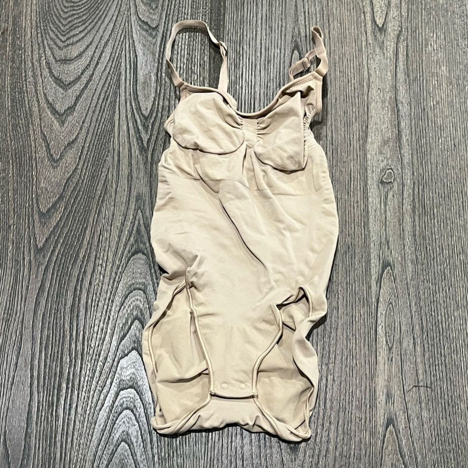 SKIMS NWOT Skims Seamless Sculpt Brief Bodysuit Nude L/XL Size ONE SIZE - 1 Thumbnail