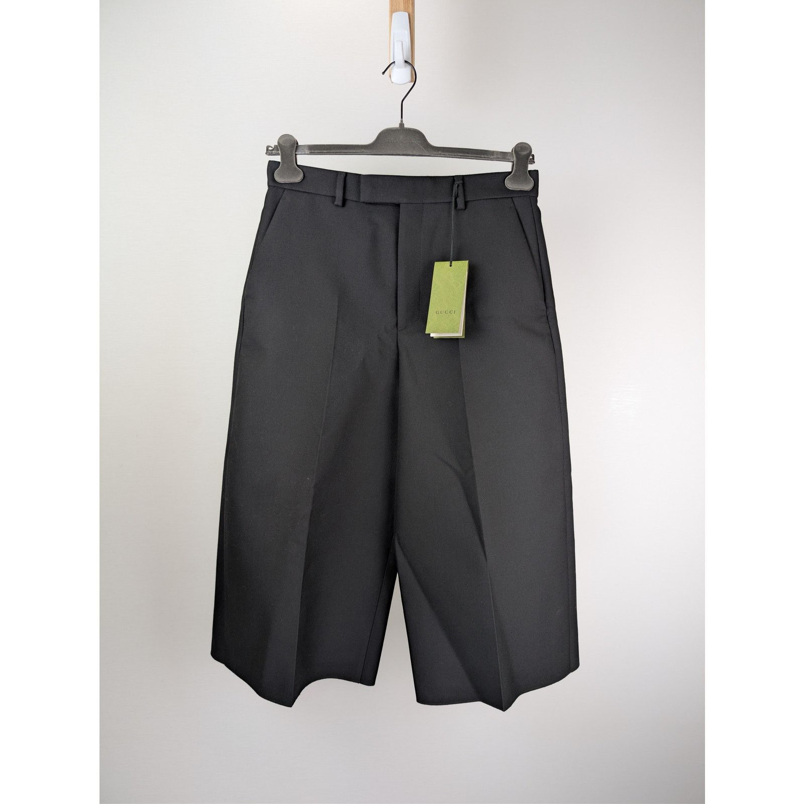 Gucci o1rshd1 Double Wool Gabardine Skater Crpd Pant Shorts Black Size US 30 / EU 46 - 1 Thumbnail