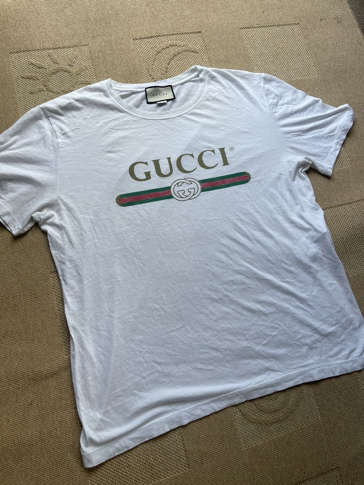 Gucci GUCCI tshirt SEE/STUDY real tape measurements shown in photo ...