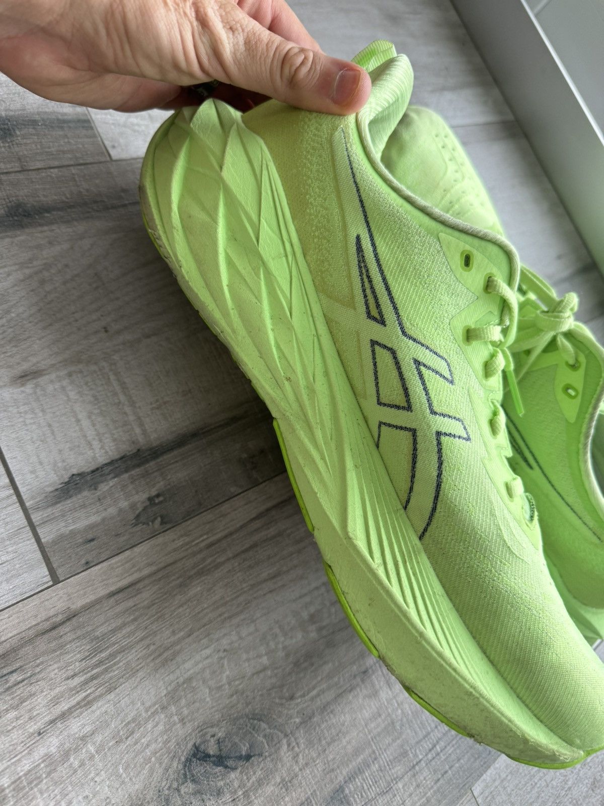 Asics ASICS Novablast 4 Size US 12 / EU 45 - 5 Thumbnail