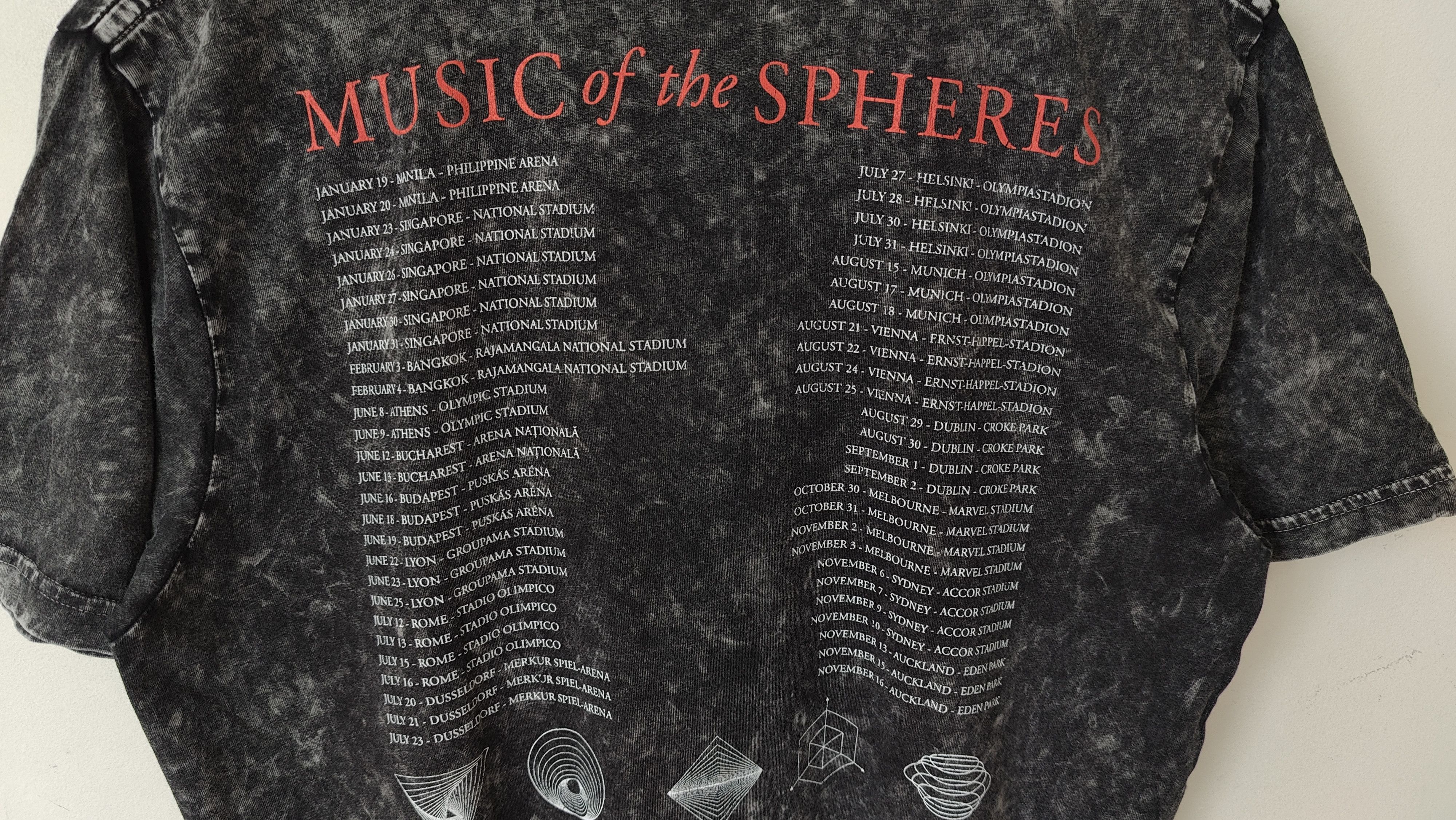 Band Tees Coldplay Alien Radio Music of the Spheres Tshirt Size US M / EU 48-50 / 2 - 7 Thumbnail