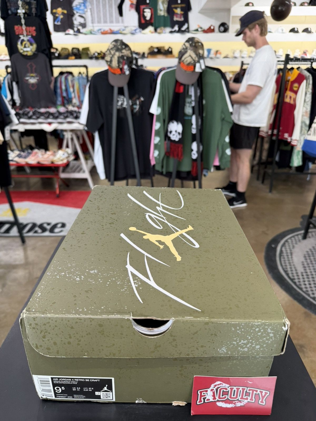 Jordan Brand Air Jordan 4 Craft Medium Olive Size 9.5 (2023) Size US 9.5 / EU 42-43 - 13 Thumbnail