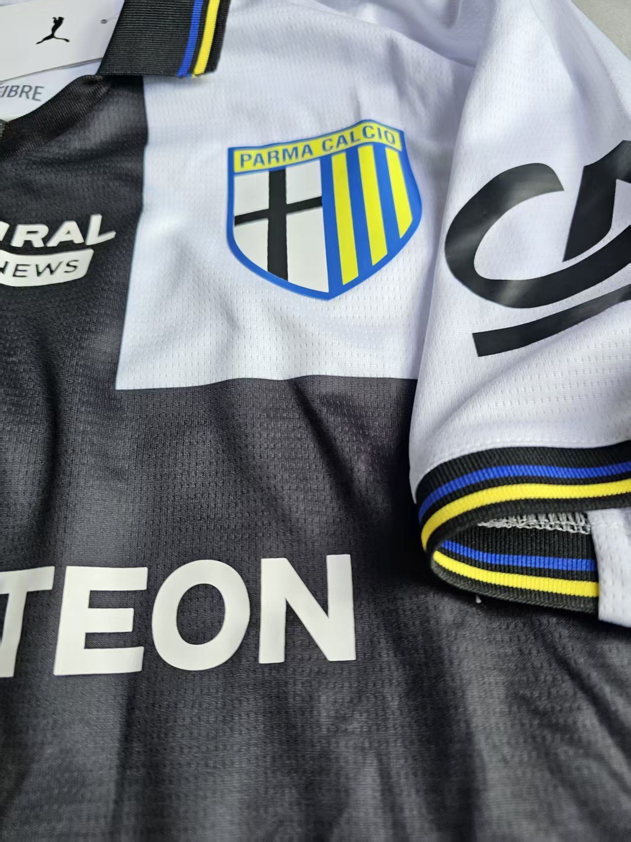 Other 2025 26 Parma Calcio Jersey White Size US XXL / EU 58 / 5 - 3 Thumbnail