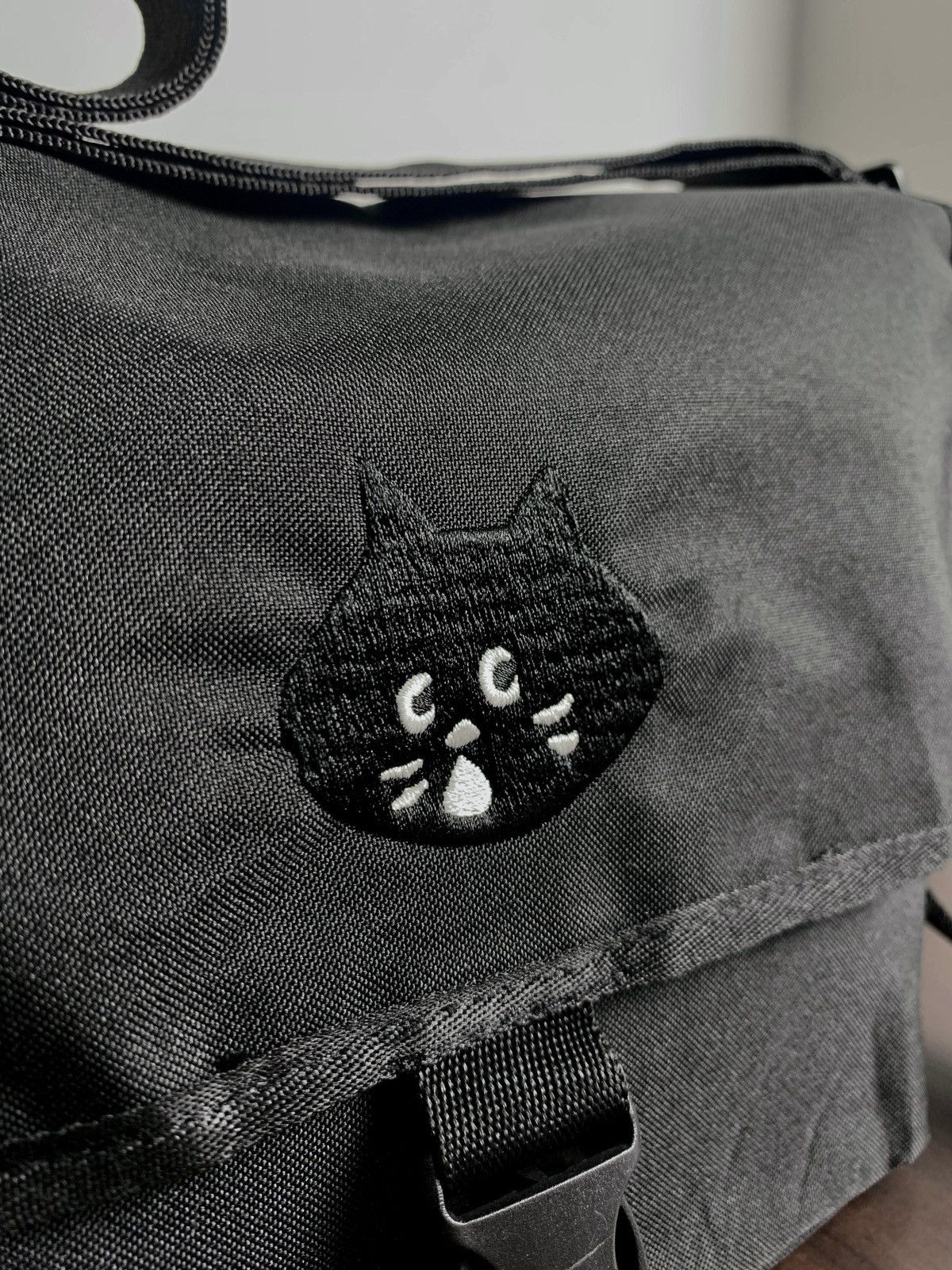 Issey Miyake × Ne-Net Cat Logo Small Sling Bag Size ONE SIZE - 5 Thumbnail