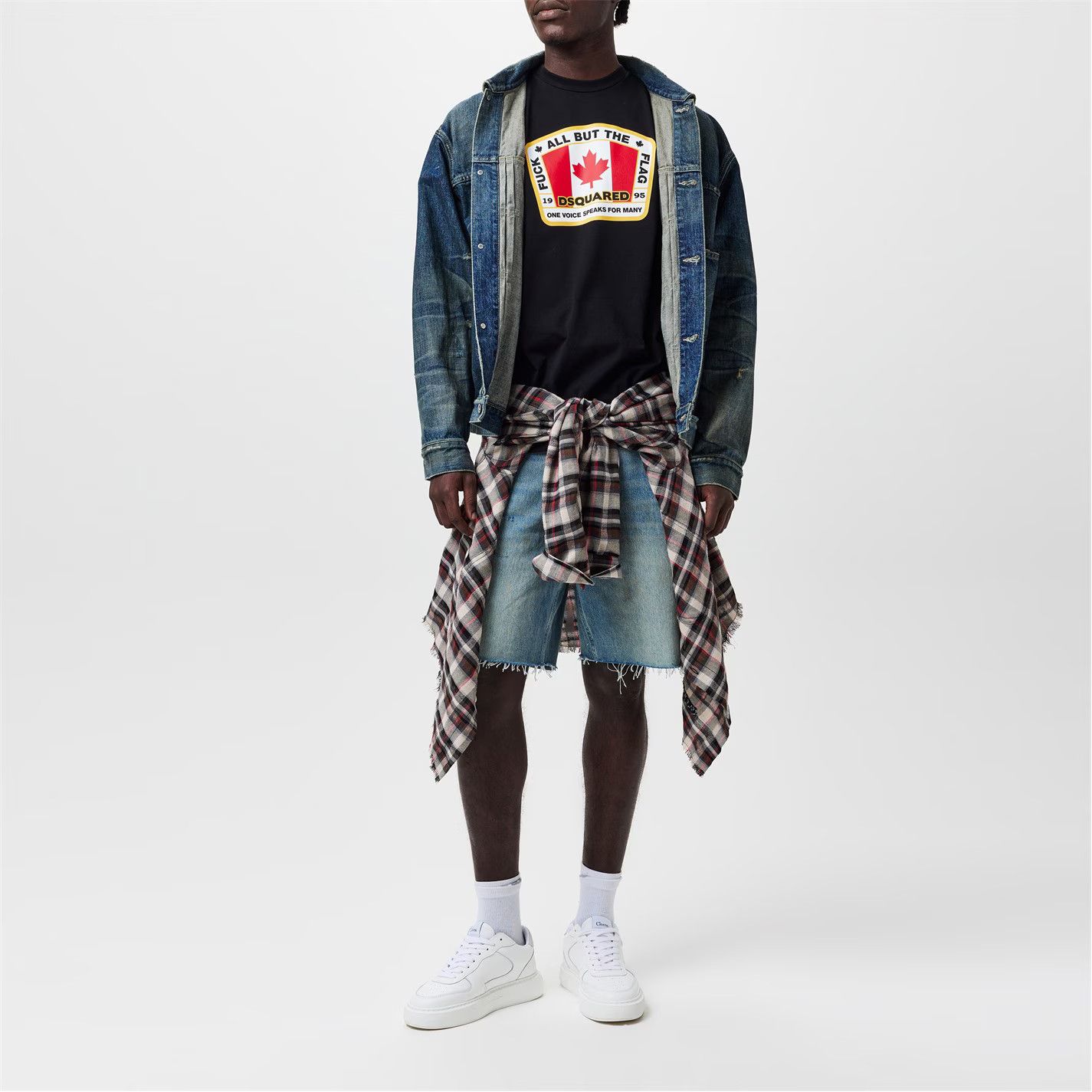 Dsquared2 o1g2r1mq0426 Canada Flag Printed T-Shirt in Black Size US XS / EU 42 / 0 - 6 Thumbnail