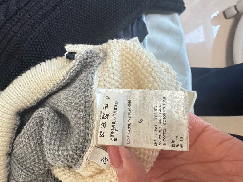 Thom Browne Thom browne Wool long sleeves 2504-Nextarrow Size XS / US 0-2 / IT 36-38 - 5 Thumbnail