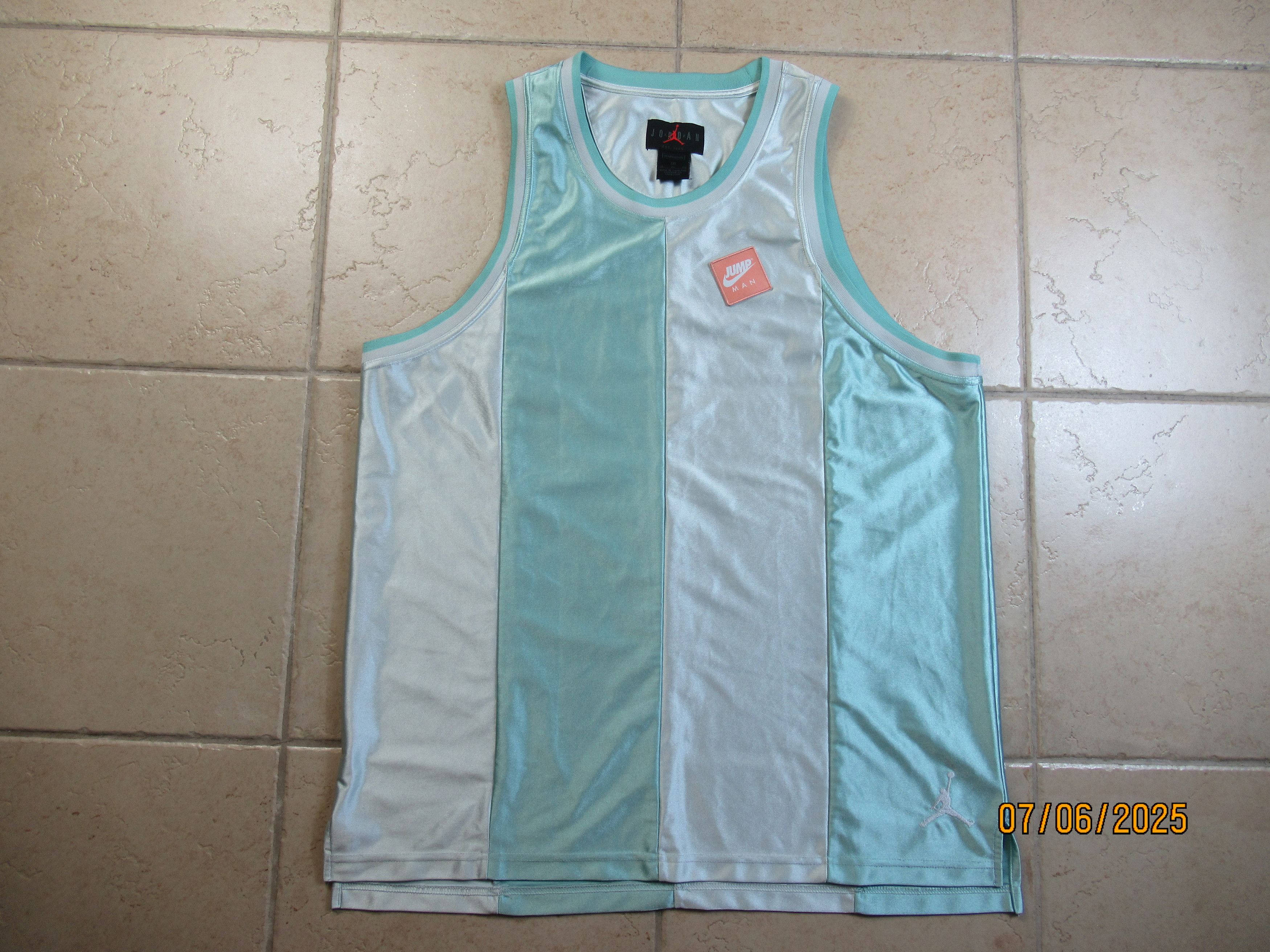 Jordan Brand Air Jordan Jumpman silver/green jersey Size US XL / EU 56 / 4 - 1 Thumbnail