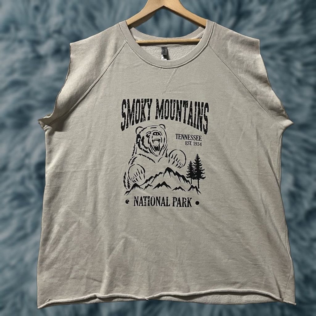 Vintage GREAT SMOKY MOUNTAINS Sweatshirt Beige Bear Graphic 2XL Mens Pullover Cotton Blend Fleece US APPAREL Shirt? Size US XXL / EU 58 / 5 - 1 Thumbnail