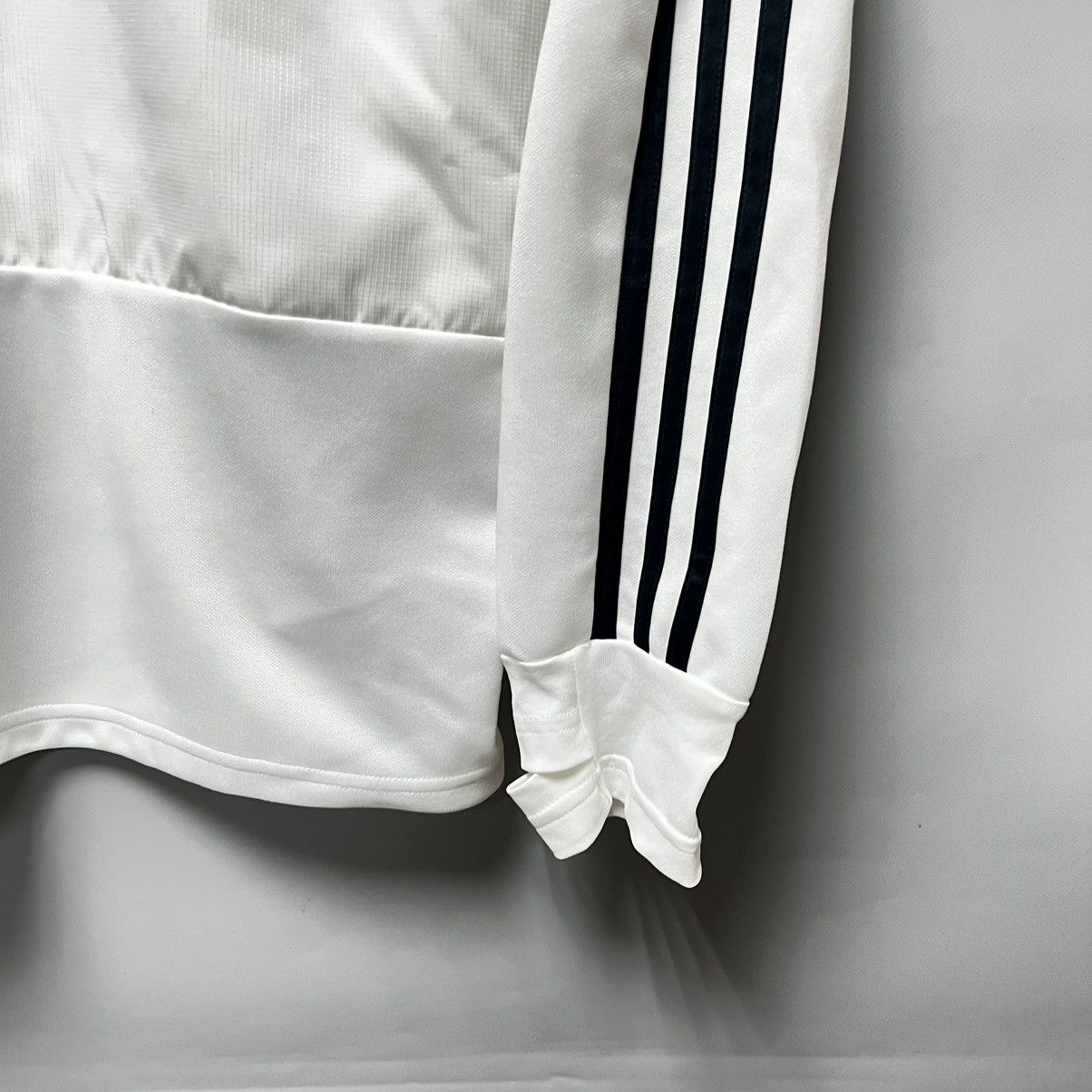 Adidas Adidas F.C Real Madrid Long Sleeve T Shirt sweatshirt white Size US M / EU 48-50 / 2 - 10 Thumbnail