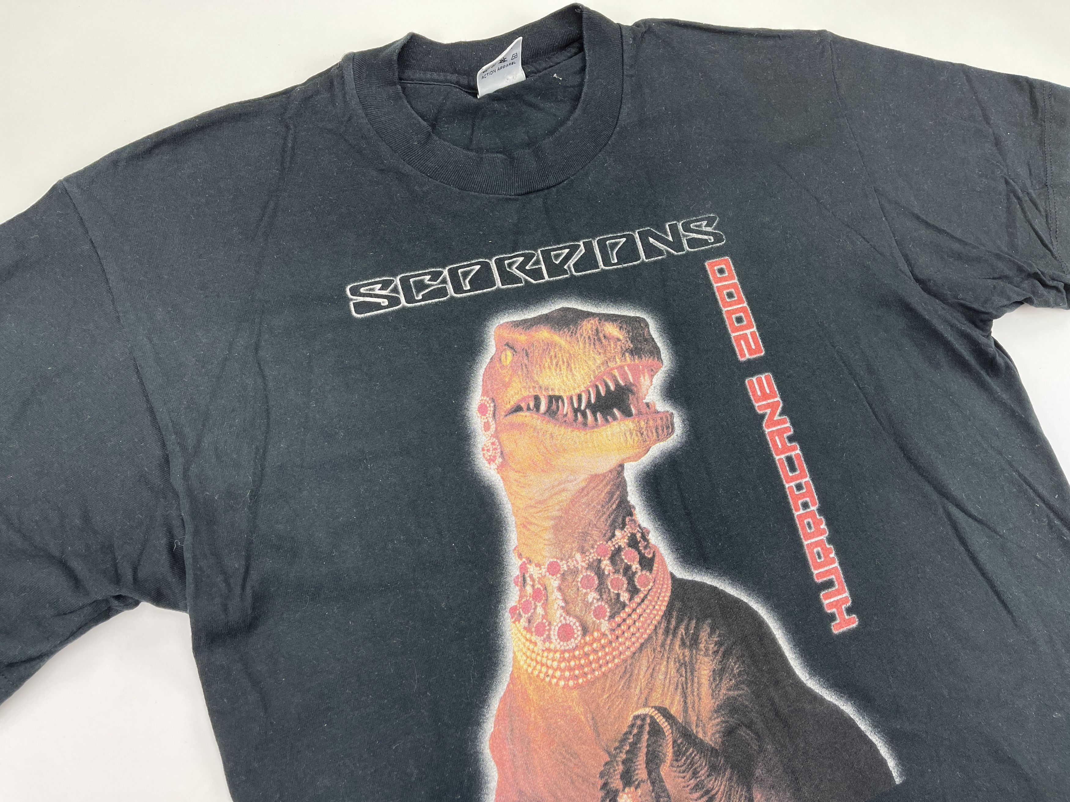 Band Tees Vintage Scorpions Band tshirt 2000 Hurricane Moment of Glory Size US L / EU 52-54 / 3 - 4 Thumbnail