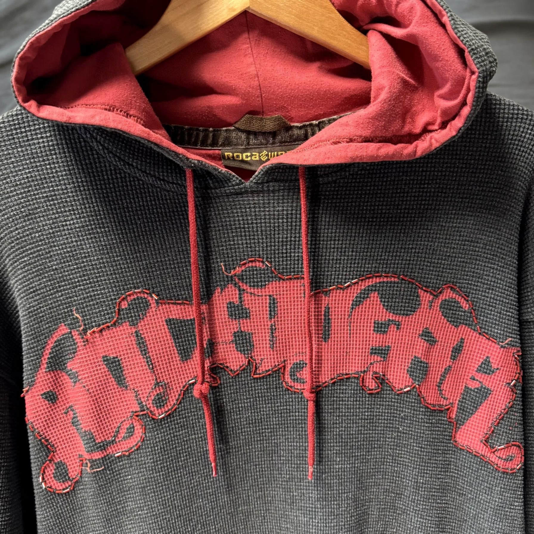 Rocawear Rocawear Hoodie Mens XL Black Red Graphic Pullover Streetwear Snake Hoodie, Rocawear, Graphic Print, Pockets, Hooded, Thermal, Embroidered Logo, Mens Size US XL / EU 56 / 4 - 1 Thumbnail