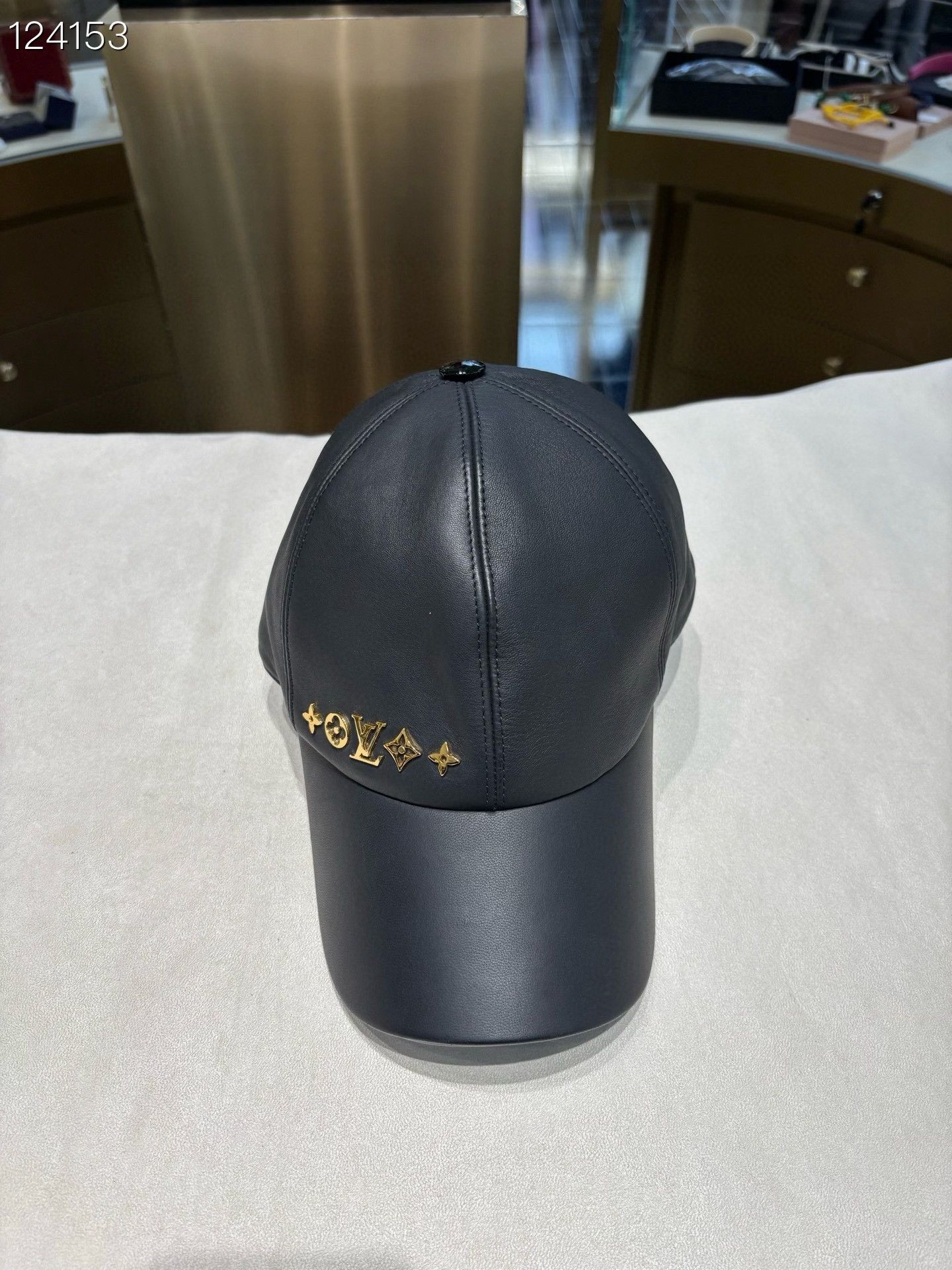 Louis Vuitton Louis Vuitton Logo Black Baseball Cap Size ONE SIZE - 1 Thumbnail