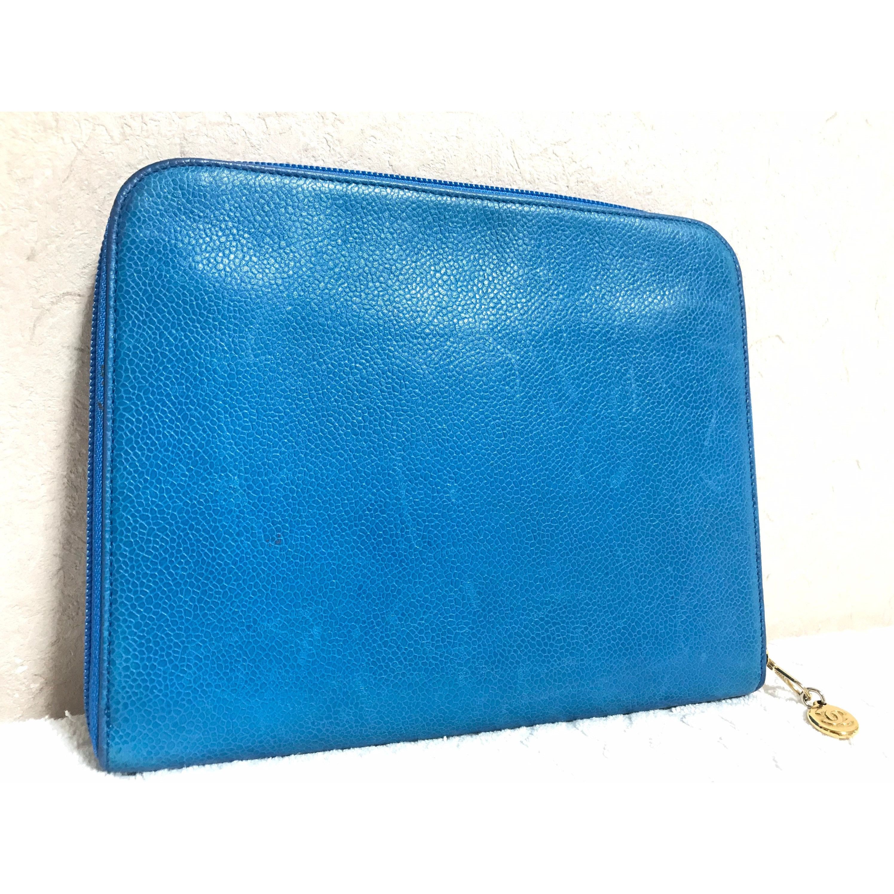 Chanel Vintage CHANEL blue caviar clutch bag, iPhone case, wallet. Size ONE SIZE - 4 Thumbnail