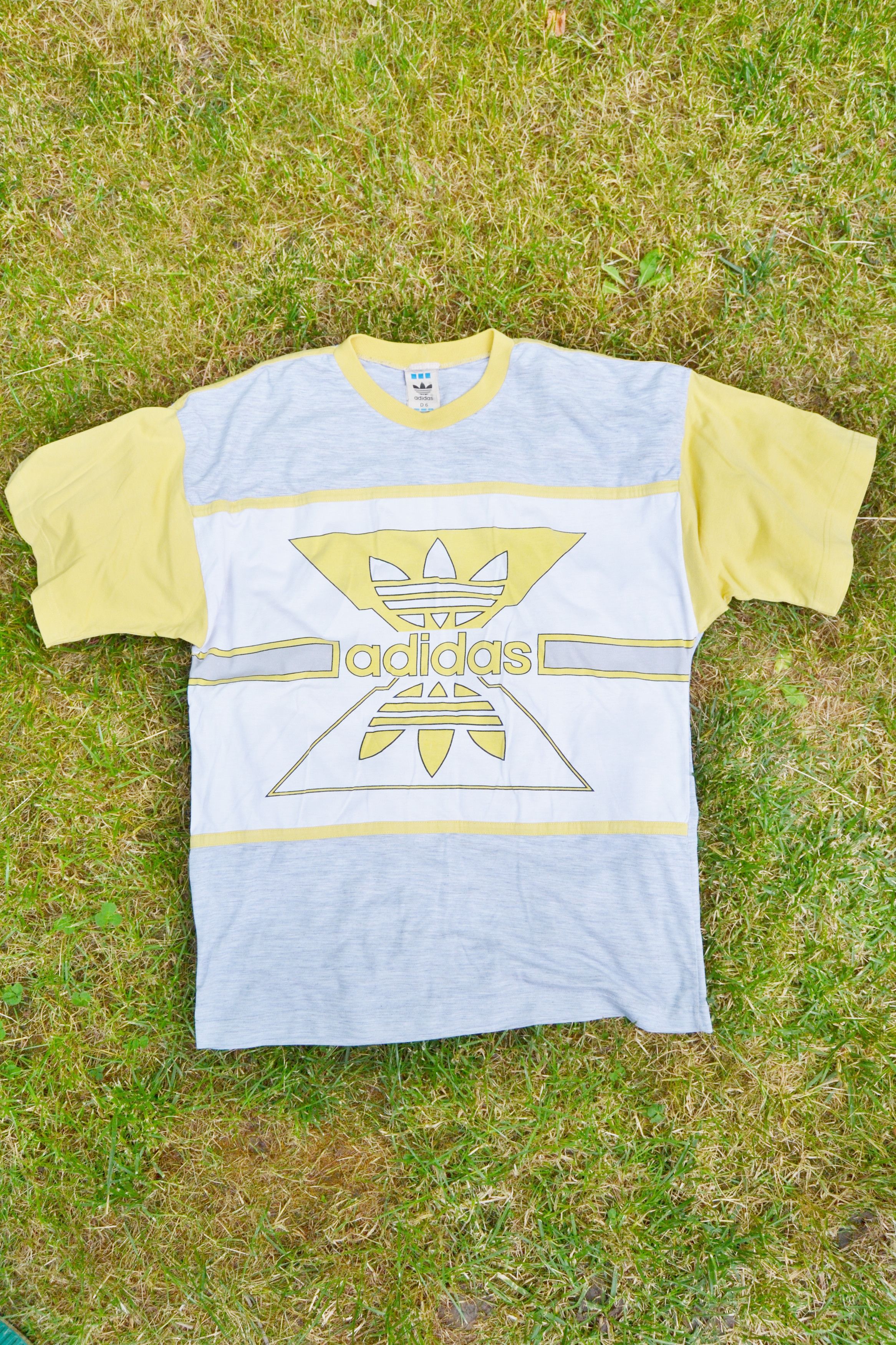 Rare Vintage 80s ADIDAS Trefoil Logo T-Shirt size M-L