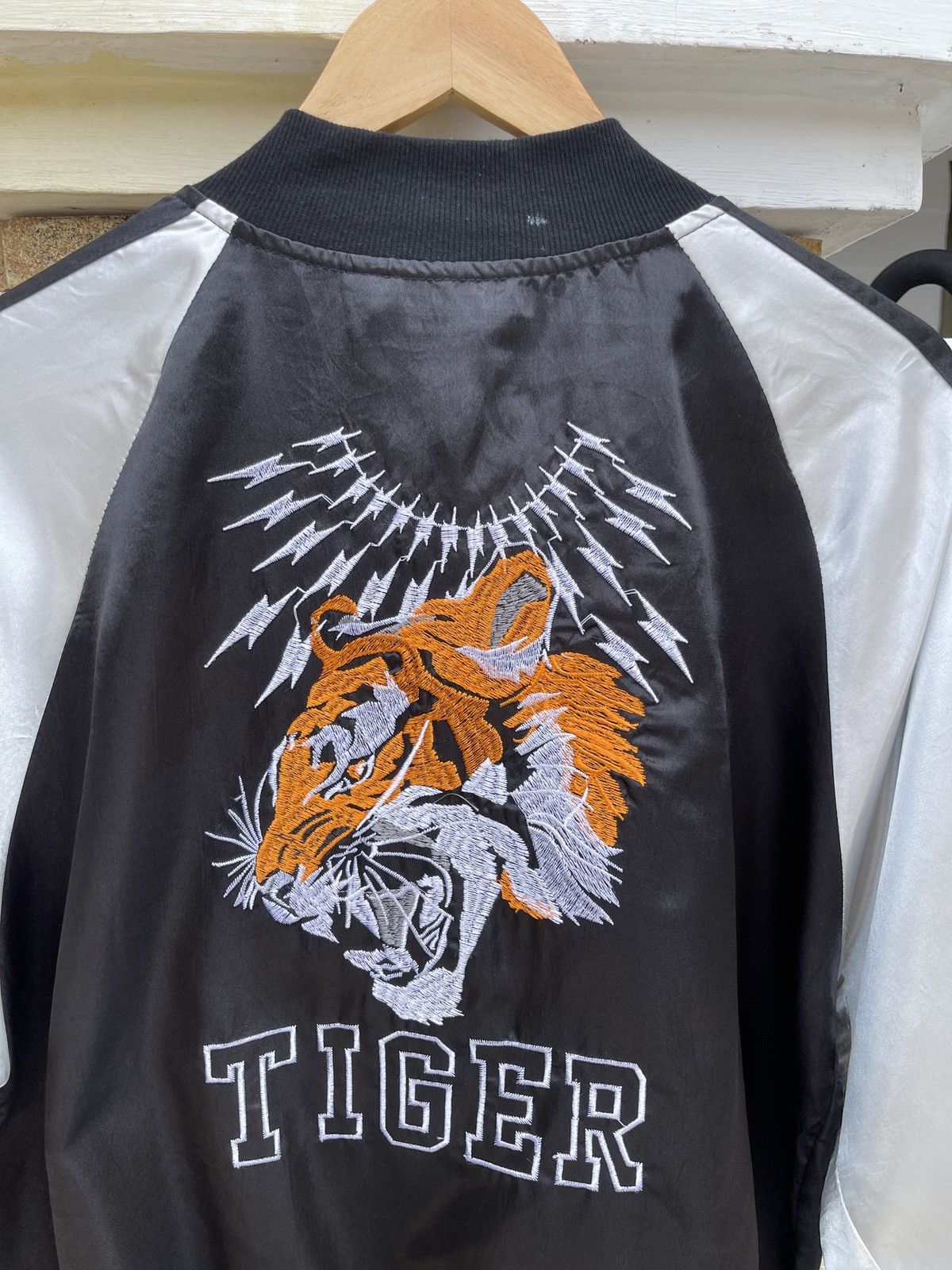 Karakuri Tamashii Rare🔥Japanese Sukajan Tiger Embroidery Jacket Size US XL / EU 56 / 4 - 5 Thumbnail