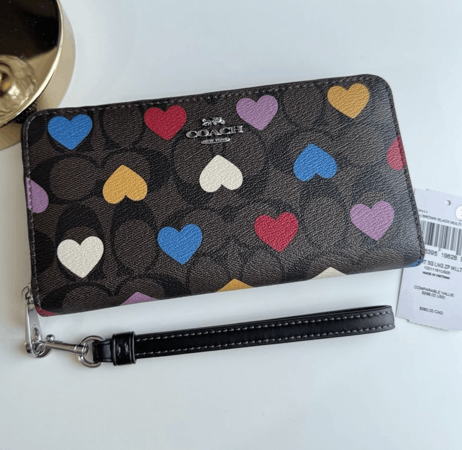 Coach X Peanuts Long Zip Around Wallet offers In Signature Canvas With Snoopy Print NWT