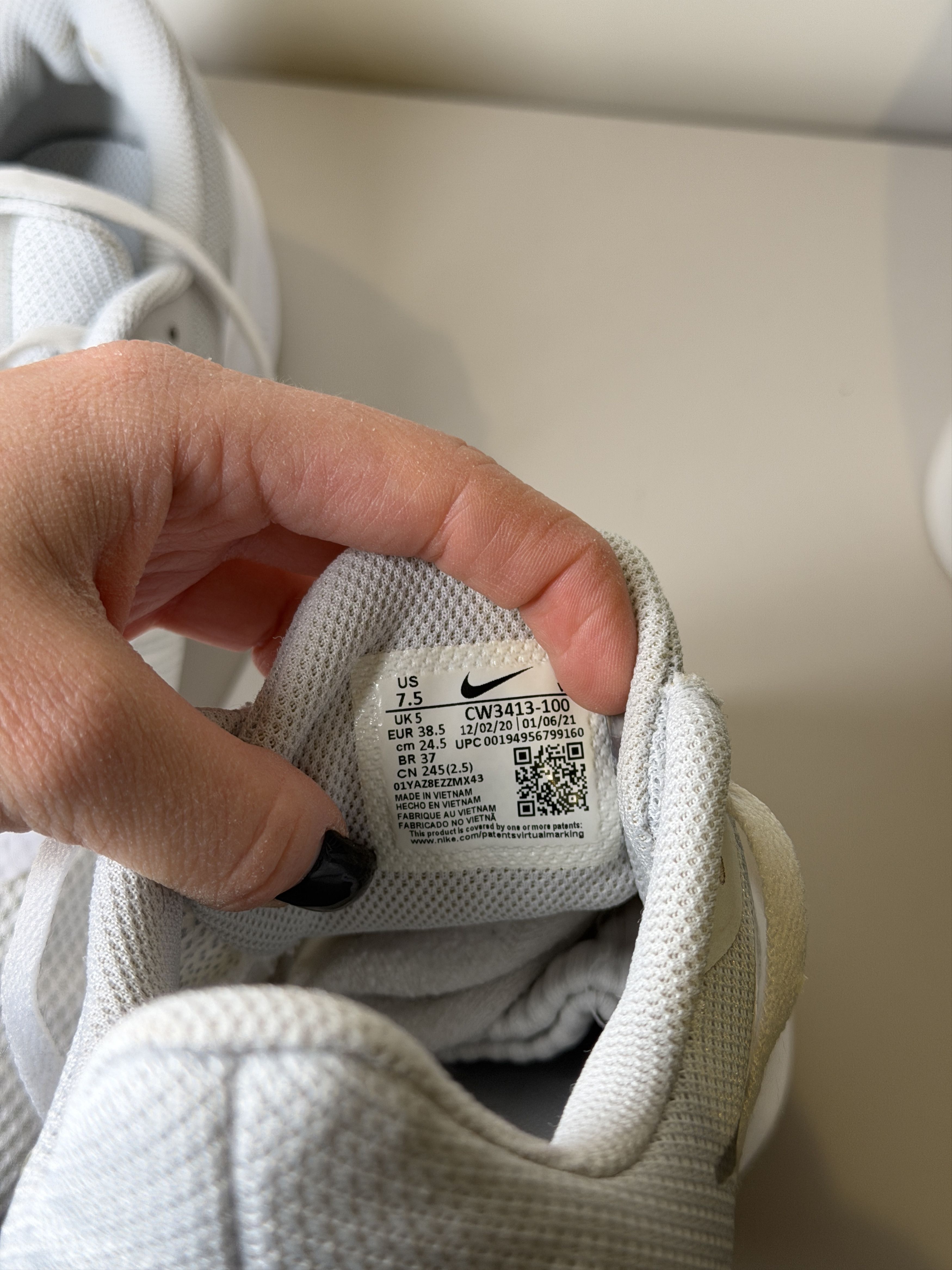 Nike Nike Downshifter White Running Sneakers Size EU 38 / US 5.5 Size US 5.5 / EU 38 - 5 Thumbnail
