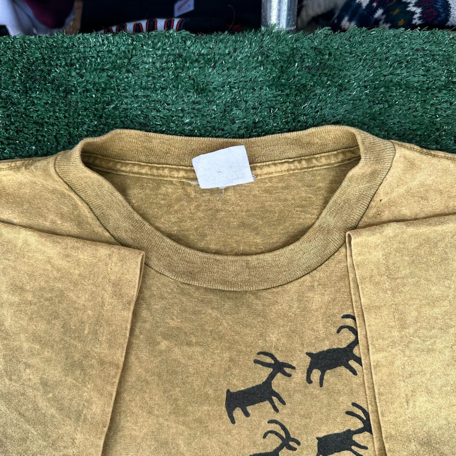 Vintage Vintage 90s Native Indian Cave Art T-Shirt Tie Dye Tan XL Si Size US XL / EU 56 / 4 - 4 Thumbnail