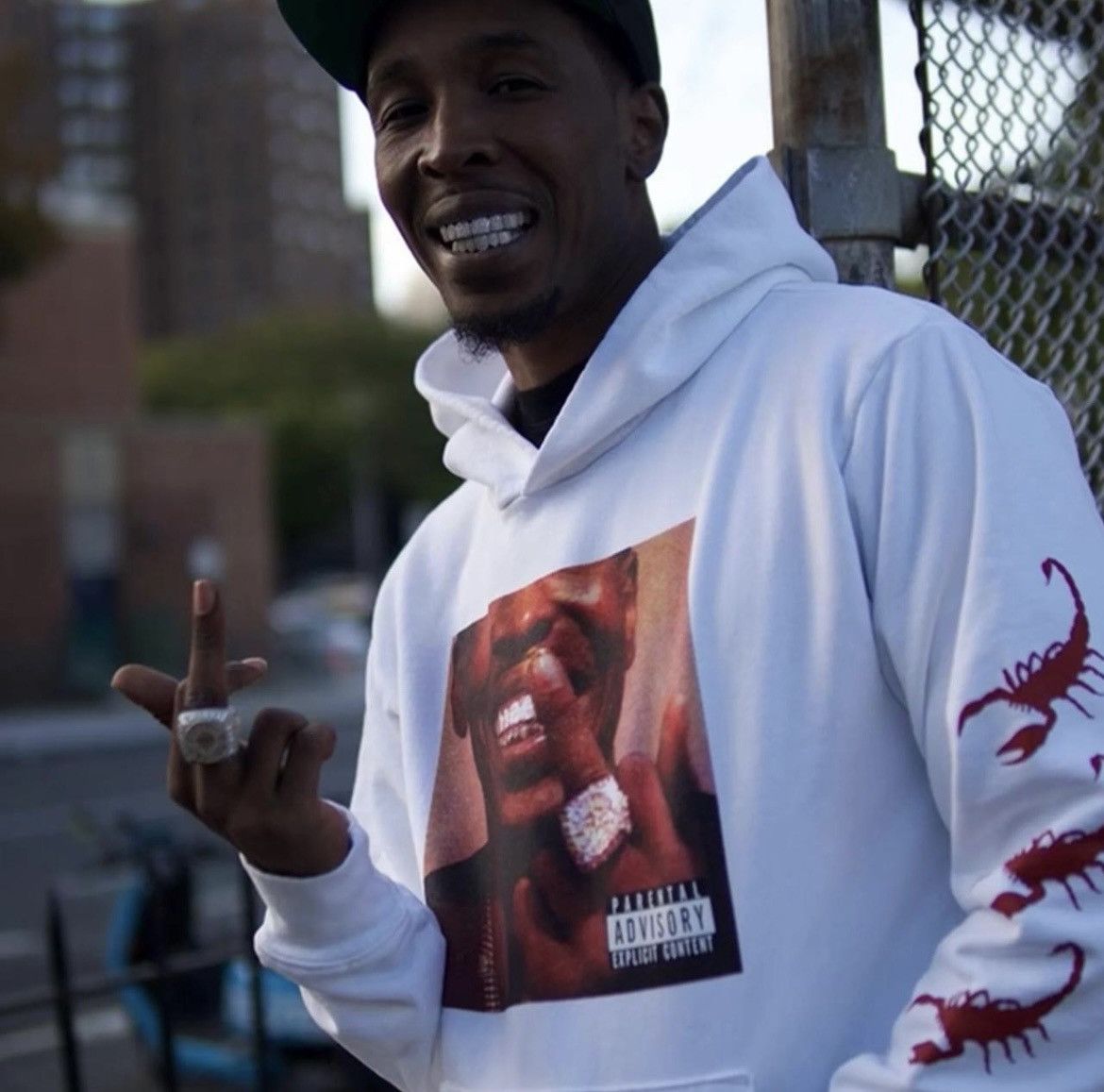 Awake NY Awake NY Rome Streetz Kiss The Ring white hoodie large Size US L / EU 52-54 / 3 - 3 Thumbnail